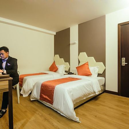 Memoire Hornbill Hotel Кучинг Экстерьер фото