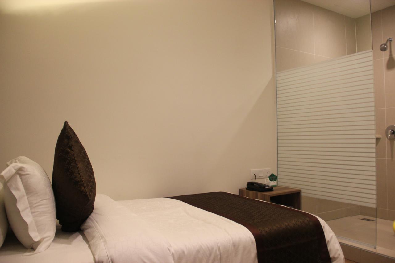 Memoire Hornbill Hotel Кучинг Экстерьер фото