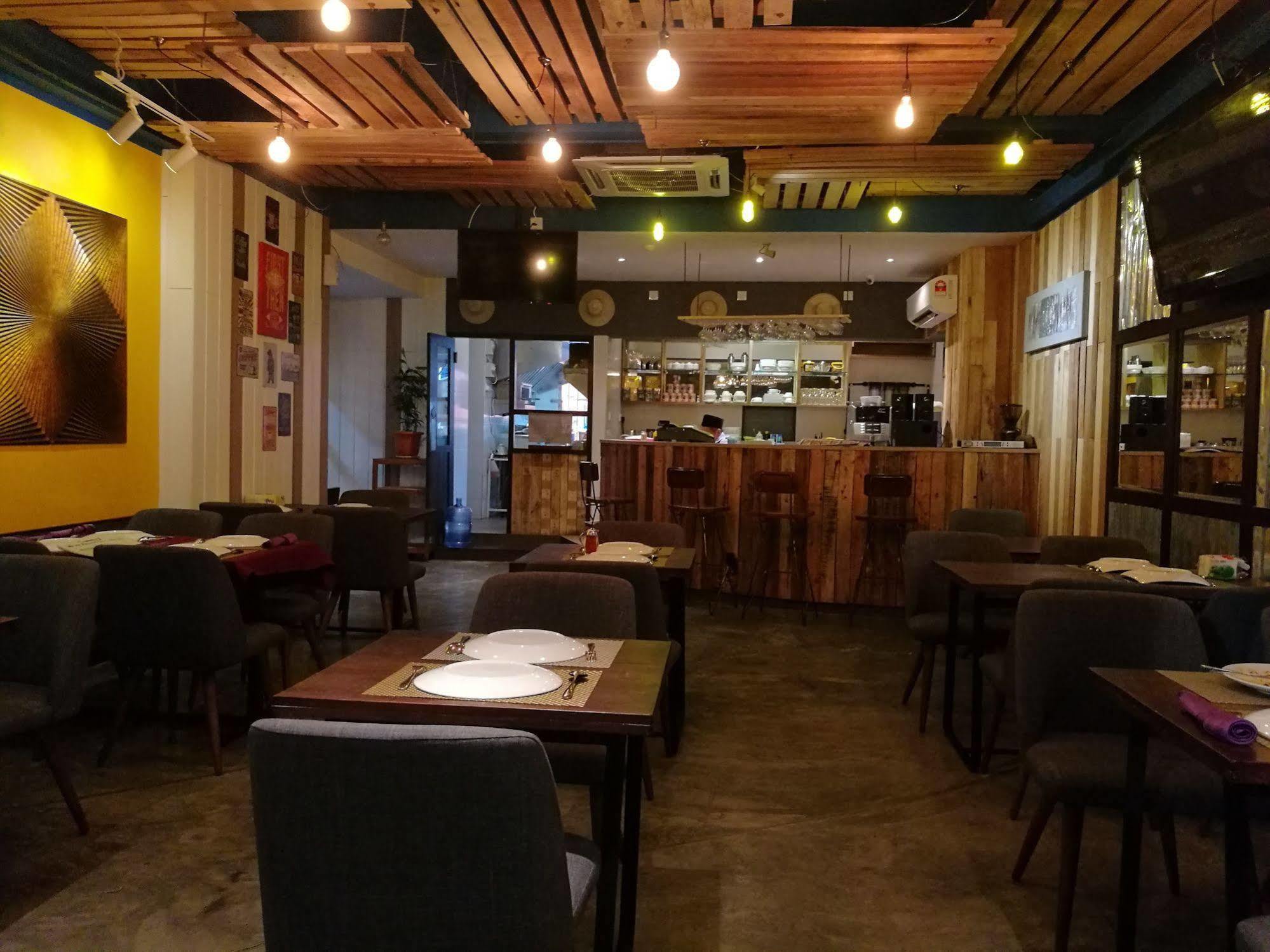 Memoire Hornbill Hotel Кучинг Экстерьер фото