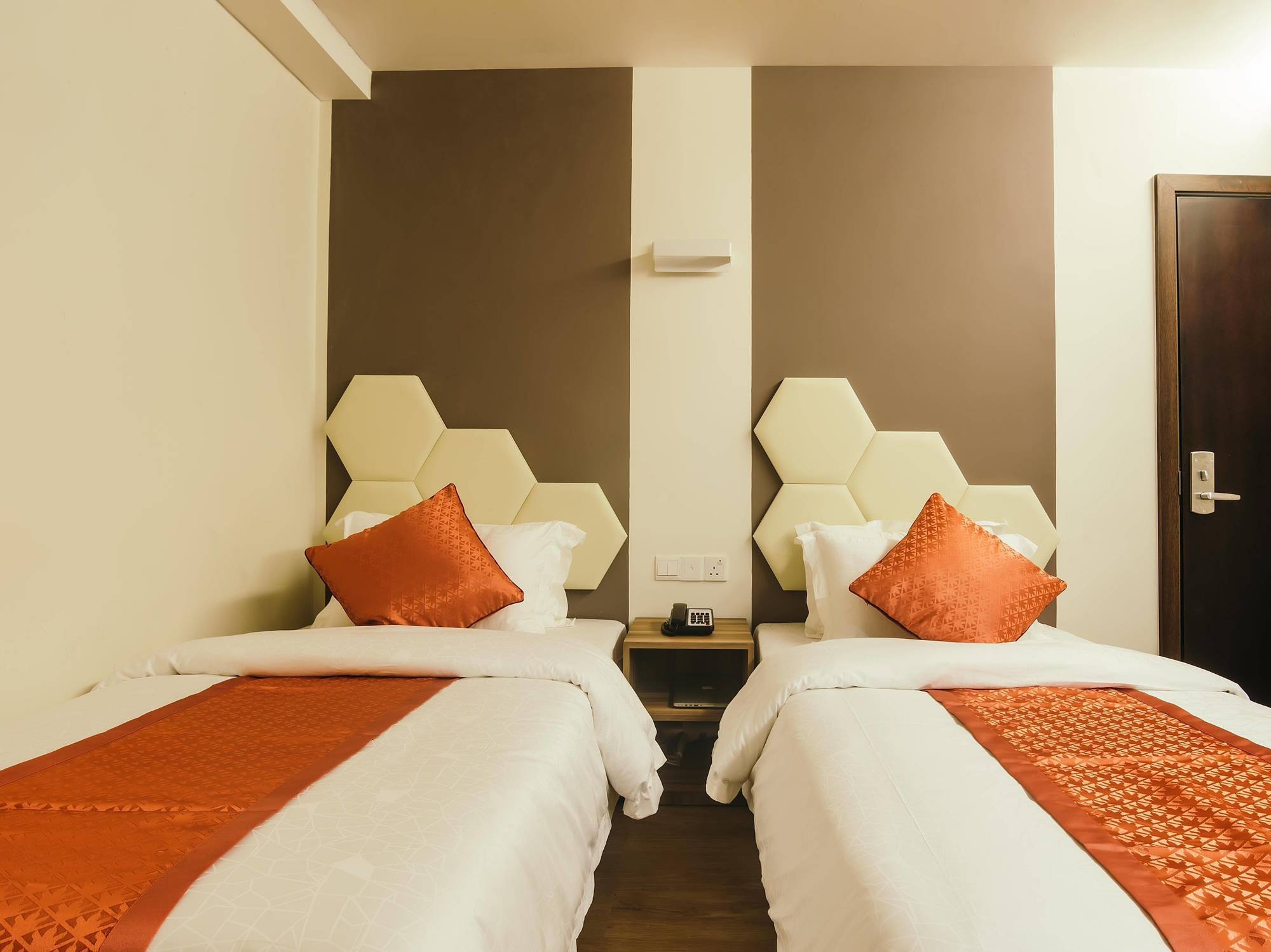 Memoire Hornbill Hotel Кучинг Экстерьер фото