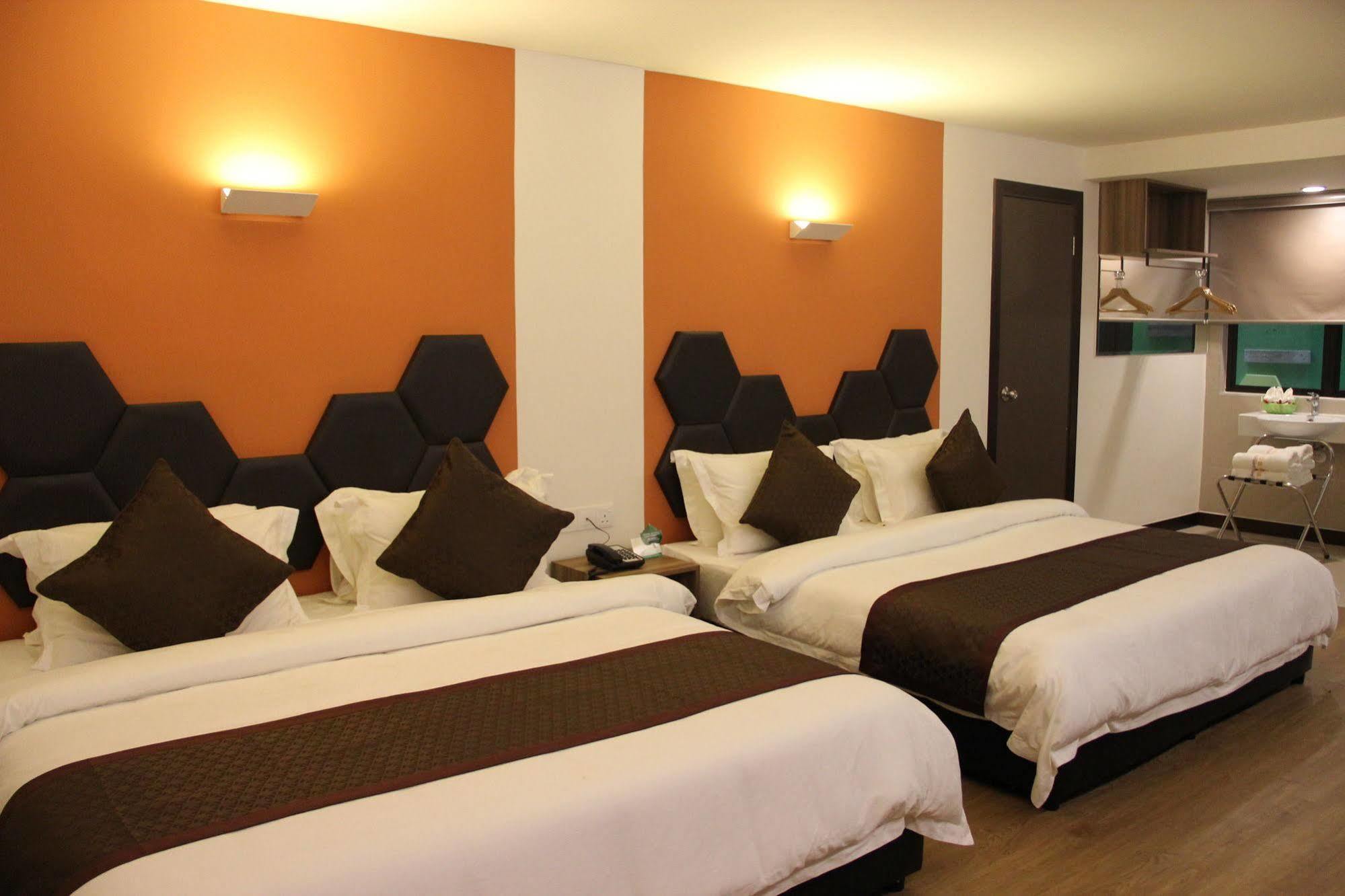 Memoire Hornbill Hotel Кучинг Экстерьер фото